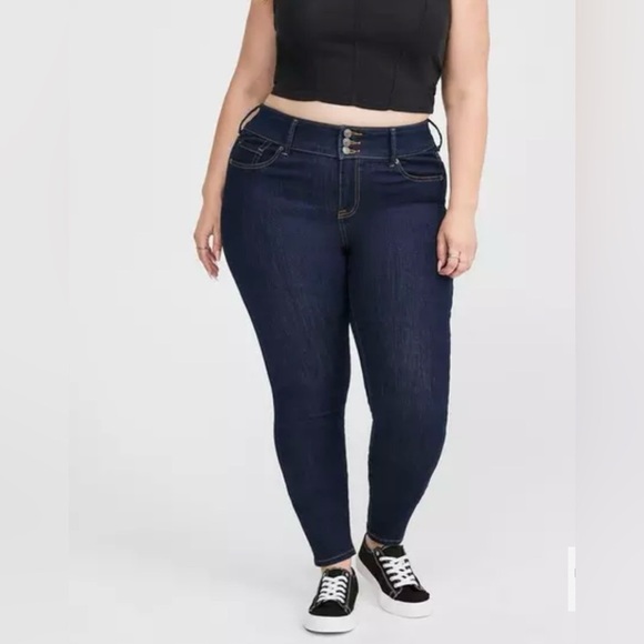 TORRID Super Soft Jegging Skinny High-Rise Jean Size 24 Color Rinse - Picture 1 of 13
